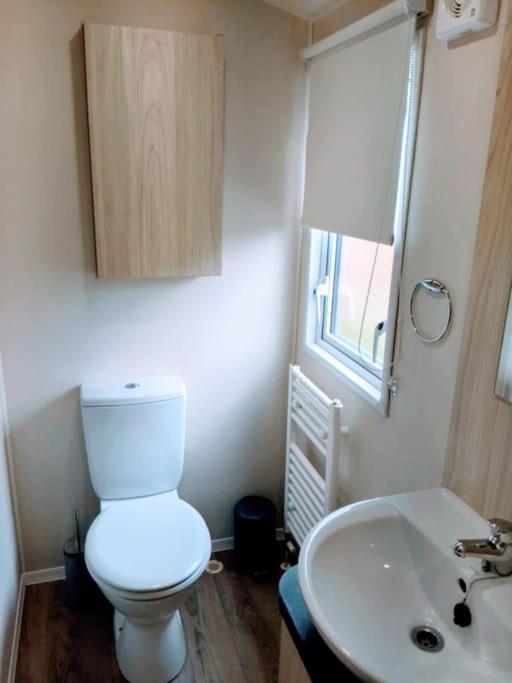 Large 4 Person Couples And Family Caravan In Newquay Bay Resort Exterior foto