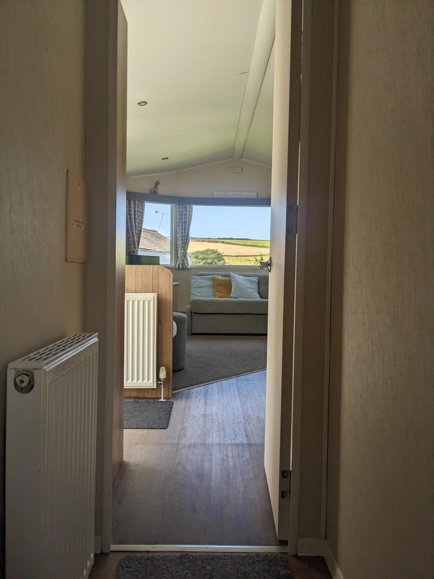 Large 4 Person Couples And Family Caravan In Newquay Bay Resort Exterior foto